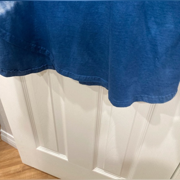 Blue and white xl shift - Picture 2 of 7